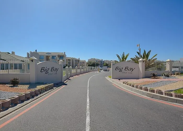 Lovely 2 Bedroom Ocean Lookout